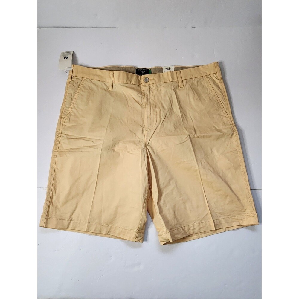 Dockers Ultimate 9.5" Short Mens 40 Khaki Yellow Lightweight
